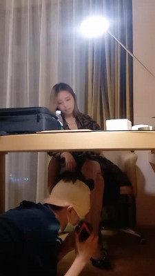 【重庆柠檬】女总裁办公舔脚伺候 bf11300