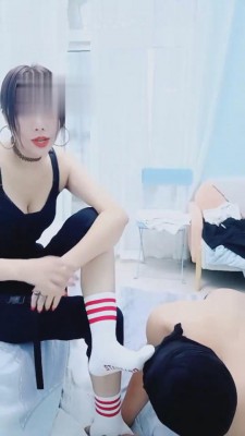 【溢香大大】倒灌玉足圣水-白棉袜深喉 bf2785