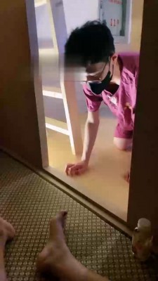 【若依】足浴店让狗舔脚 bf21571