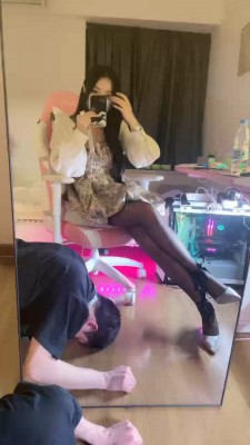 【奈奈生】绿帽男友甘愿跪下为奴 bf24992