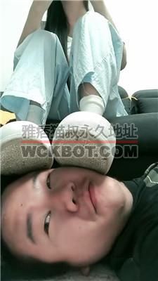 【可爱鬼】清理鞋底/闻袜子/舔脚/啃死皮/连环脚耳光 bf42306