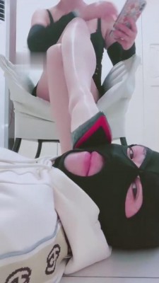 【linda】高跟裸足碾压狗 bf10027