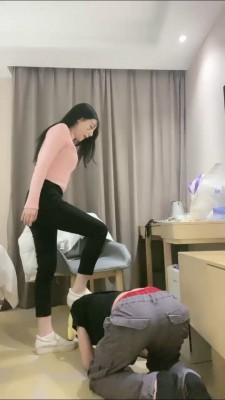 【陈甜女帝】新年开发素人做狗 bf23456