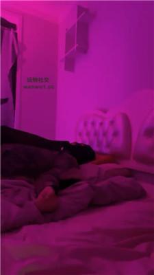 【AIU】黑丝诱惑坐脸窒息 JS240811-4